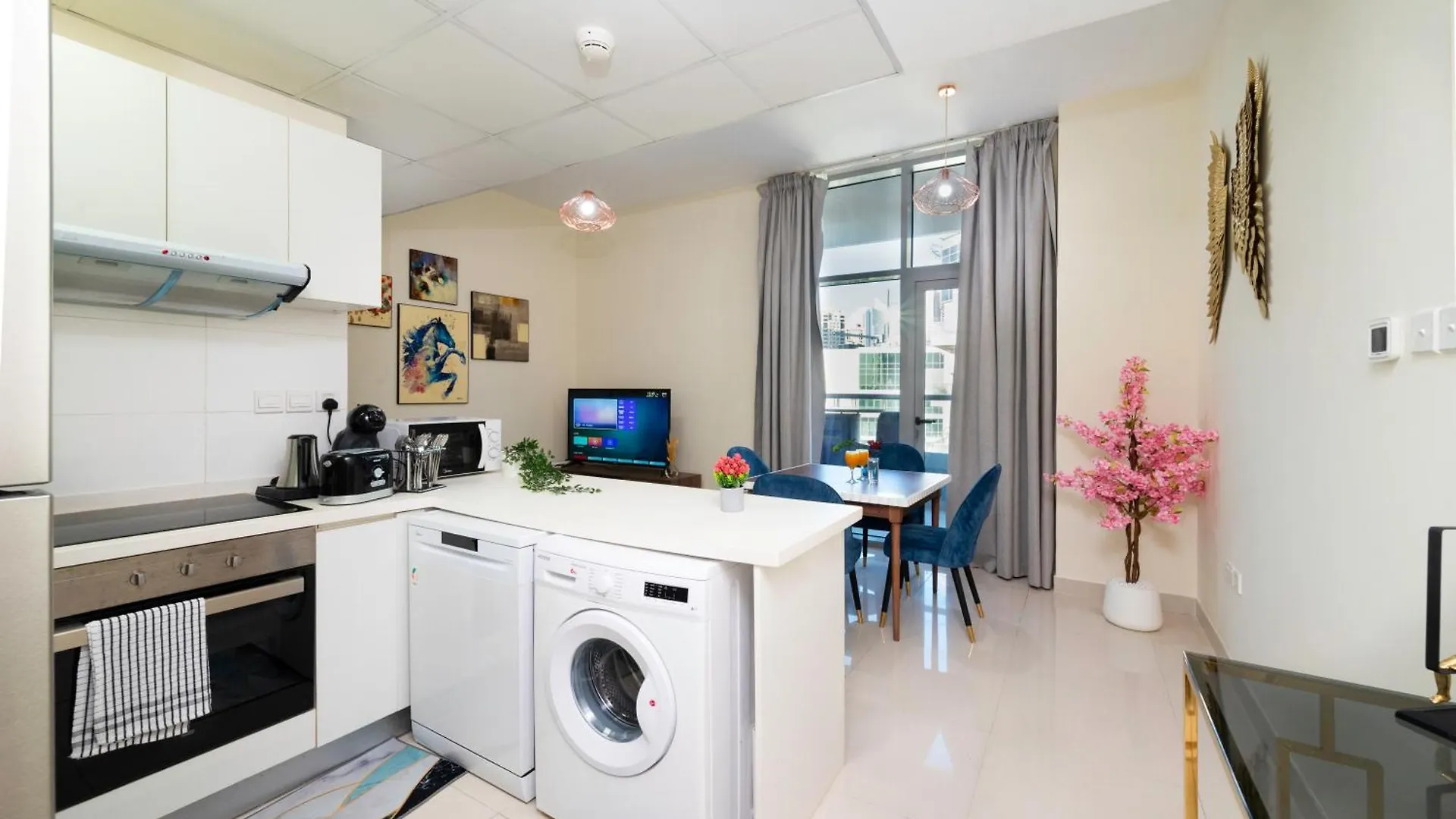 World Wide Homes - Cozy 1 Bedroom Close To Jbr Beach - Dubai Marina Apartment
