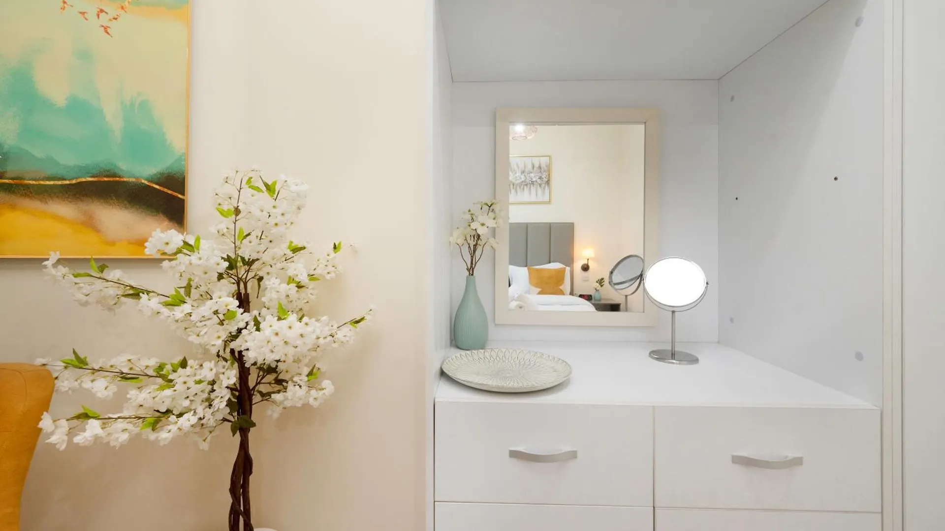 World Wide Homes - Cozy 1 Bedroom Close To Jbr Beach - Dubai Marina Apartment