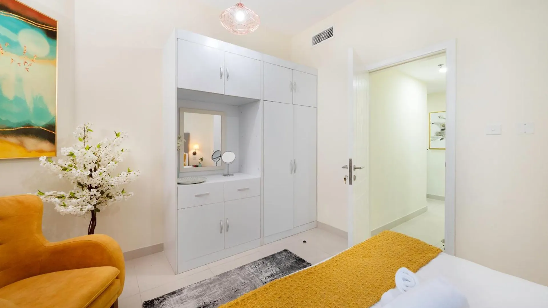 World Wide Homes - Cozy 1 Bedroom Close To Jbr Beach - Dubai Marina Apartment